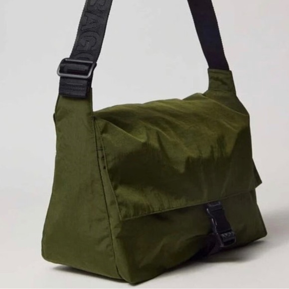 Baggu Sport Messenger Bag - Bay Laurel NWT - Picture 2 of 3